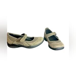 Clark’s 6M Wave Walk Flats Olive